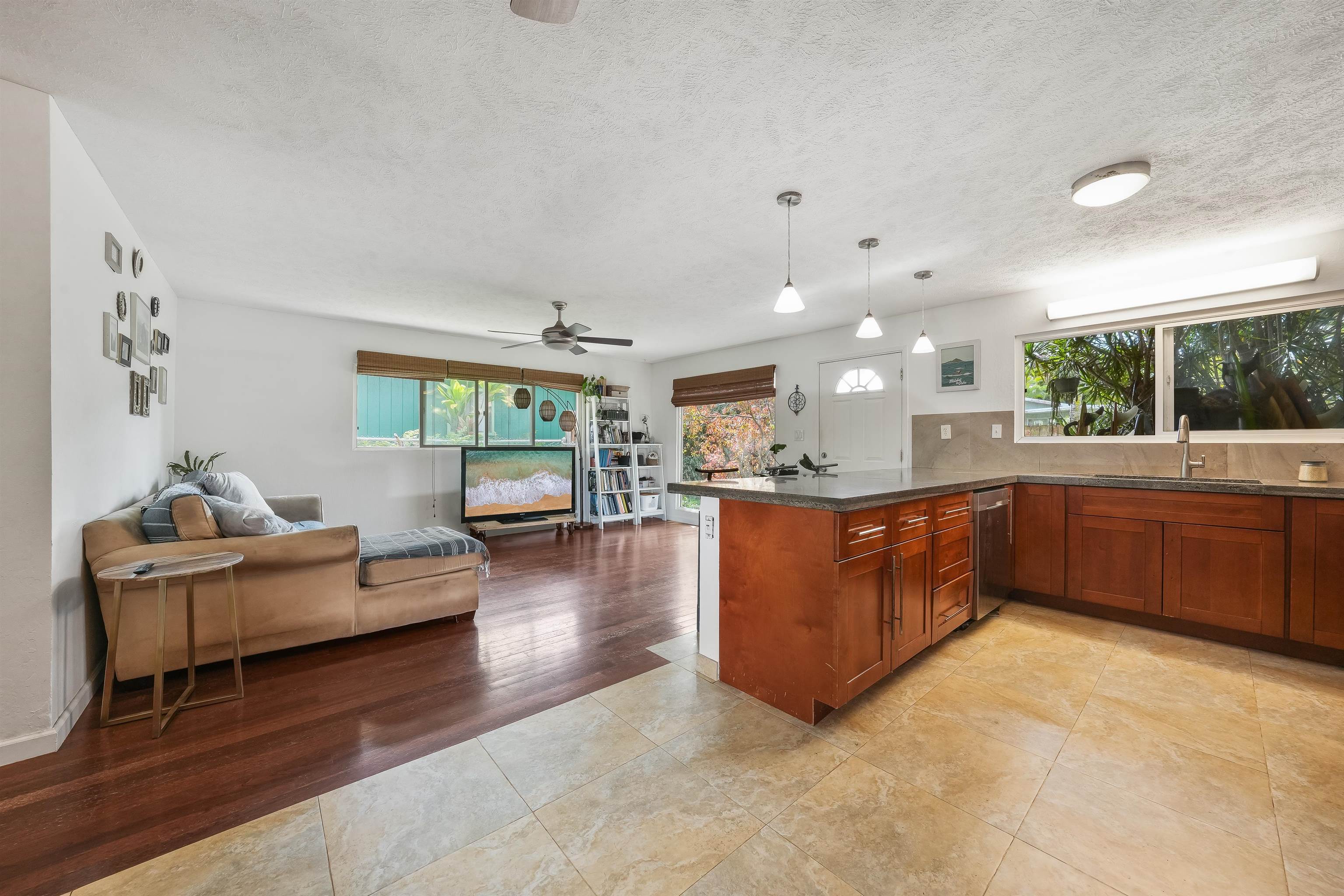 2889 West Lelehuna Place Haiku, HI 96708 - Photo 8 of 32 a living room with furniture and a large window