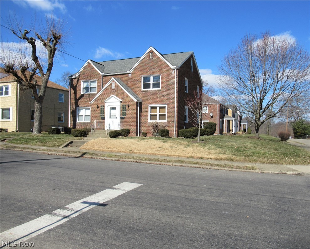 3703 4th Street Northwest Canton, OH 44708 - Photo 3 of 26 Gallery Image 3