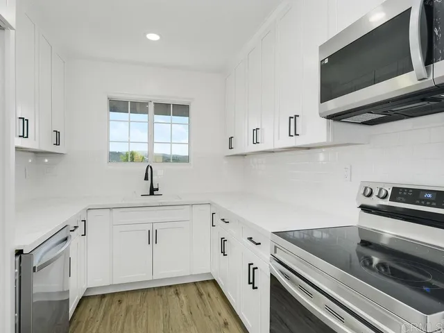 $779,900 | 13508 Willow Road, Lakeside, CA 92040