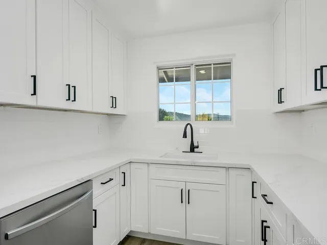 $779,900 | 13508 Willow Road, Lakeside, CA 92040