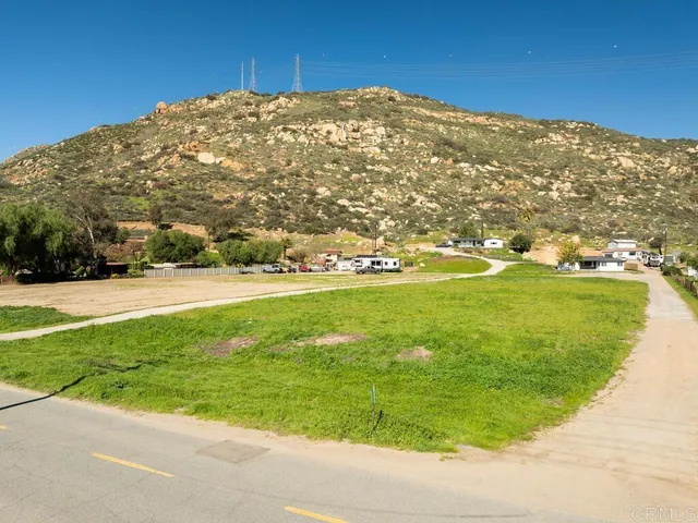 $779,900 | 13508 Willow Road, Lakeside, CA 92040