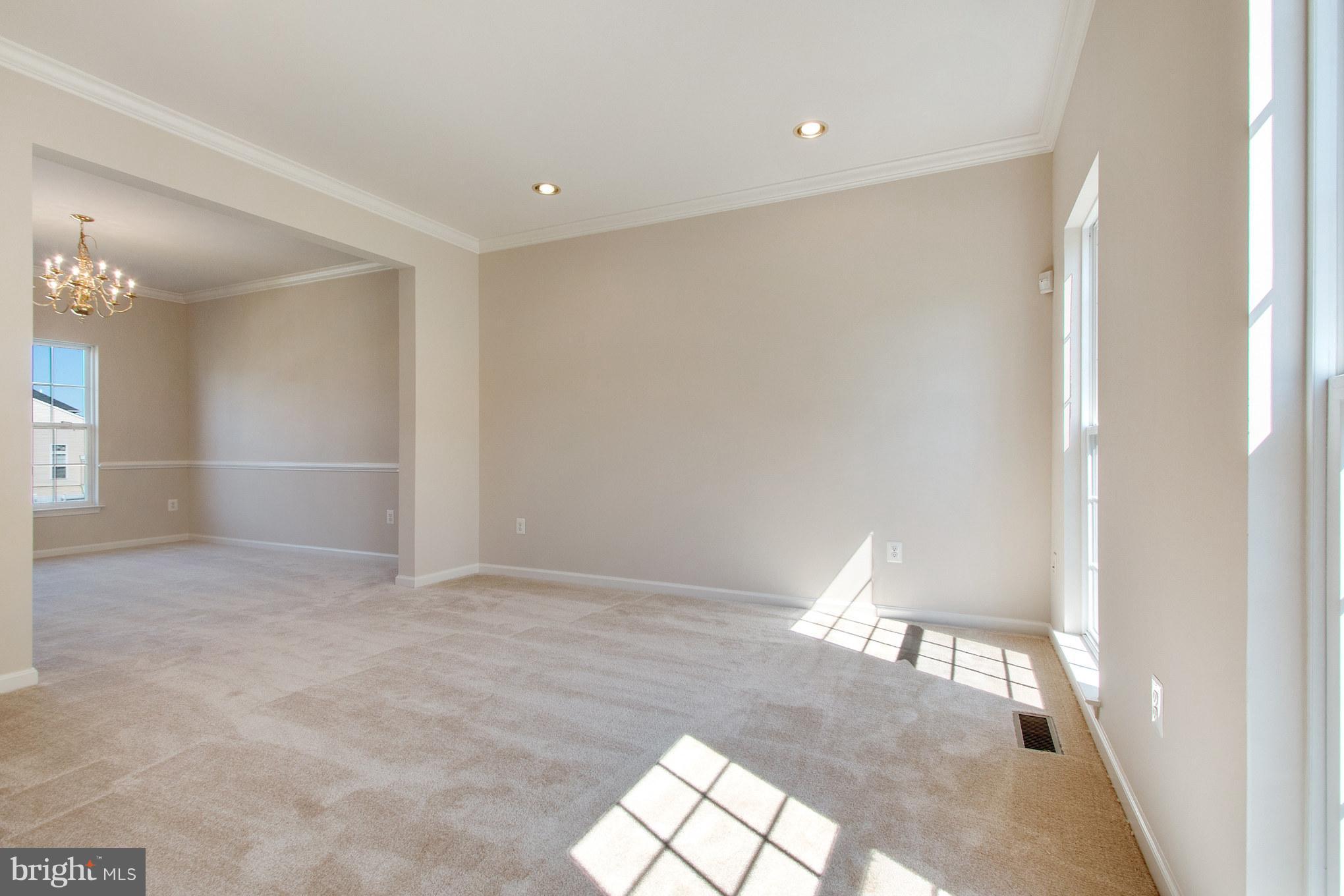 18410 Cornflower Road Boyds, MD 20841 - Photo 3 of 29 Living Room