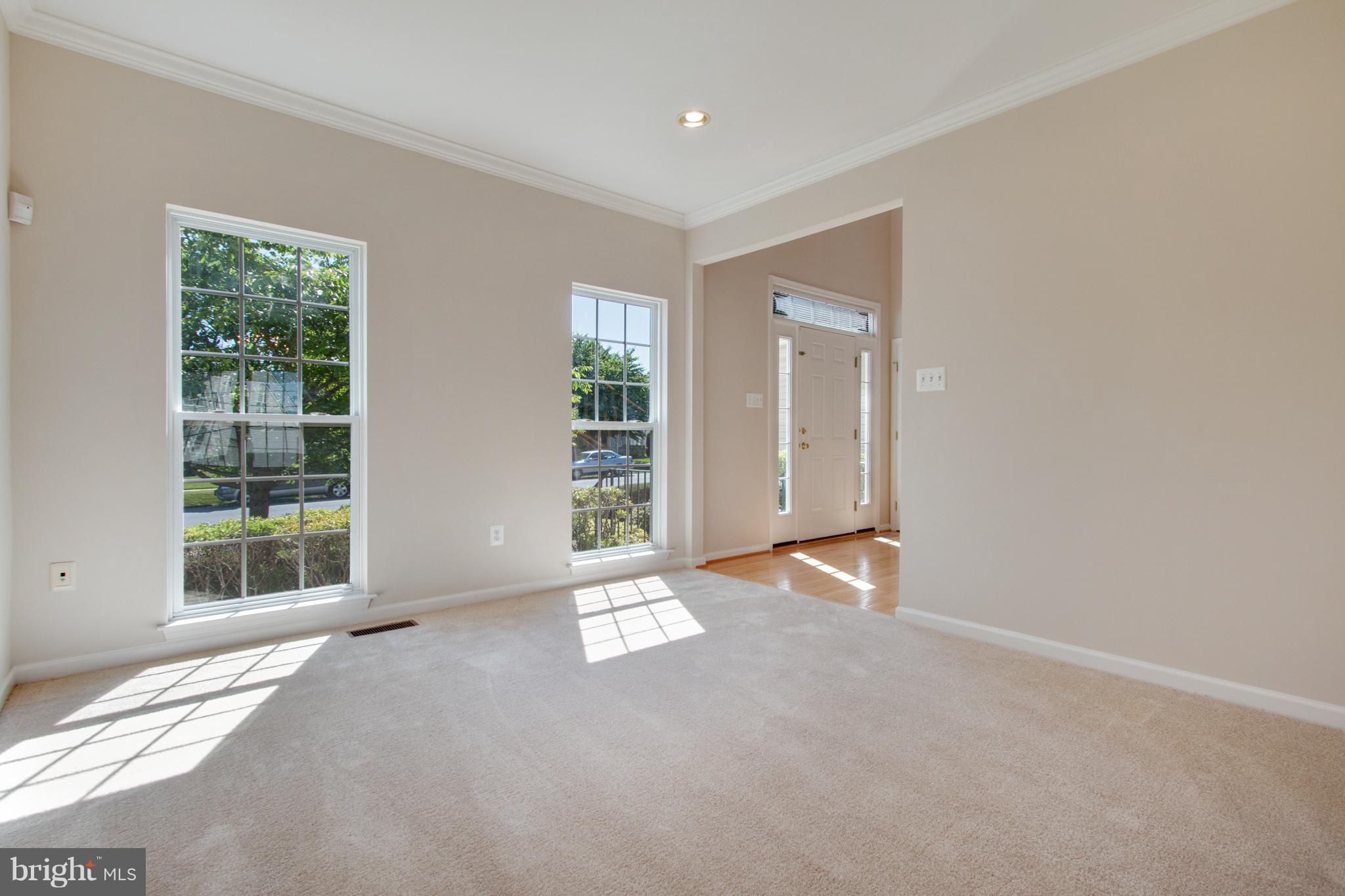 18410 Cornflower Road Boyds, MD 20841 - Photo 4 of 29 Living Room