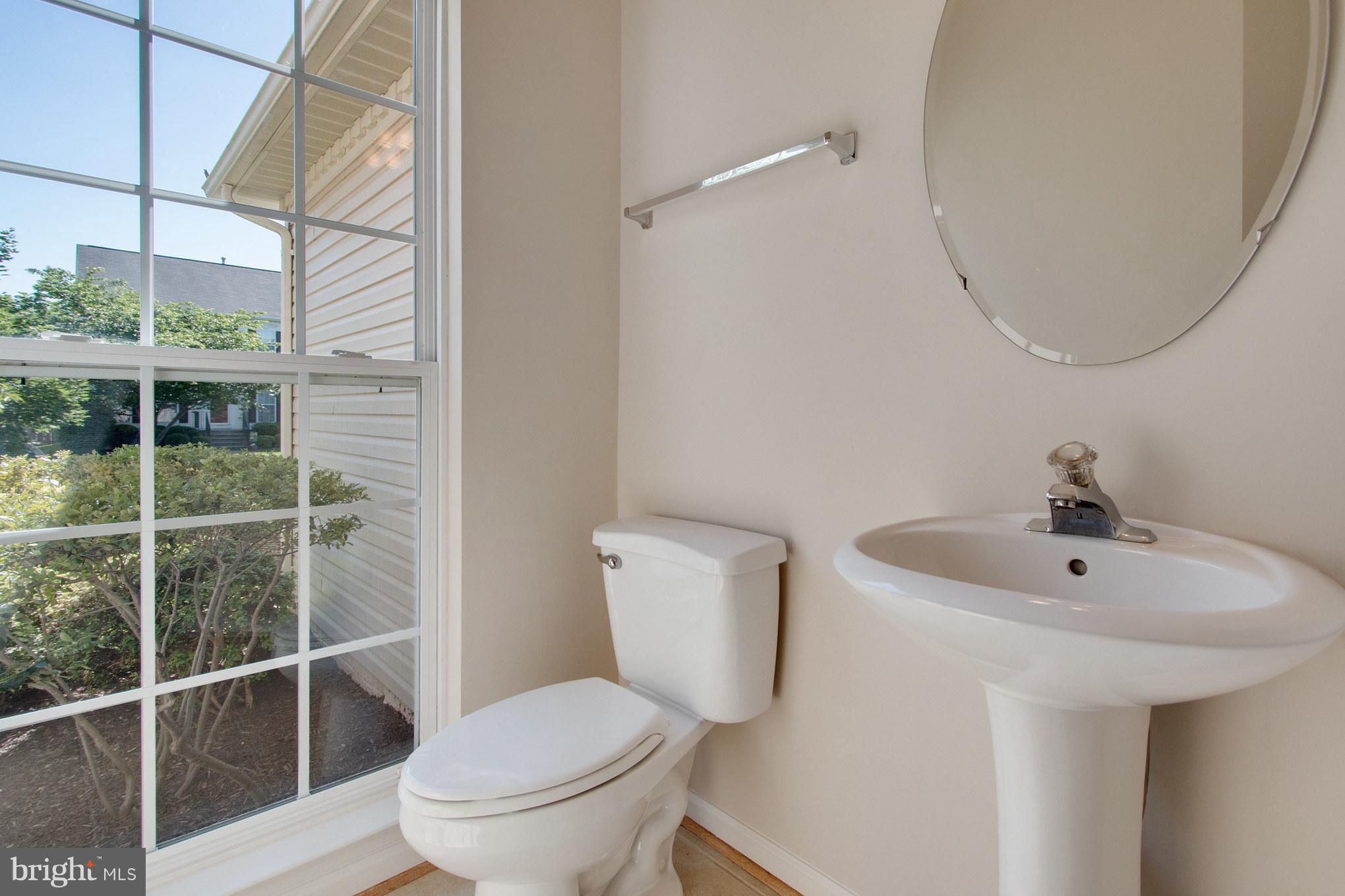 18410 Cornflower Road Boyds, MD 20841 - Photo 7 of 29 Main Level Half Bath
