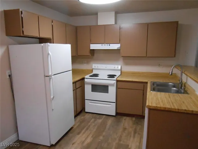 $900 | 4720 Krissylouise Way, Unit B, Las Vegas, NV 89121