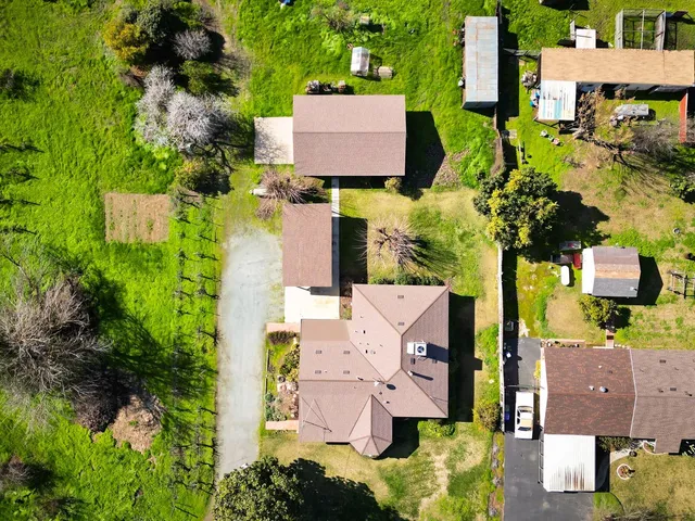 a view of an outdoor space