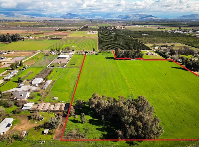 a view of a outdoor space