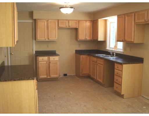 35 Lake George Road Wales, MA 01081 - Photo 3 of 8
