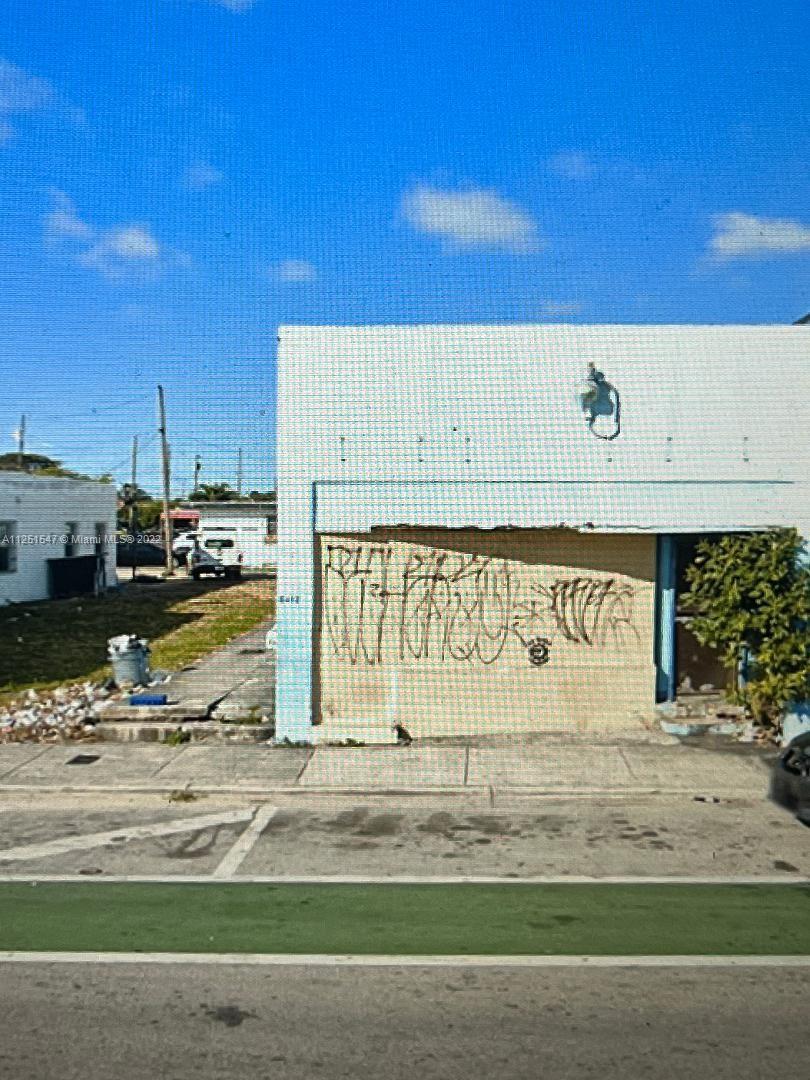 a view of a water fountain