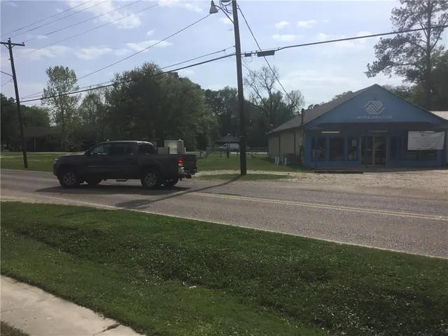 $900,000 | 919 North Columbia Street, Covington, LA 70433