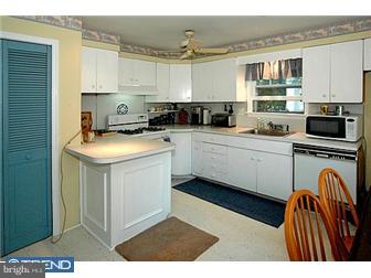113 Crocus Road Feasterville-Trevose, PA 19053 - Photo 6 of 11 Gallery Image 6