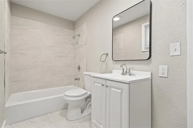 $185,000 | 5205 East 41 Street, Kansas City, MO 64130