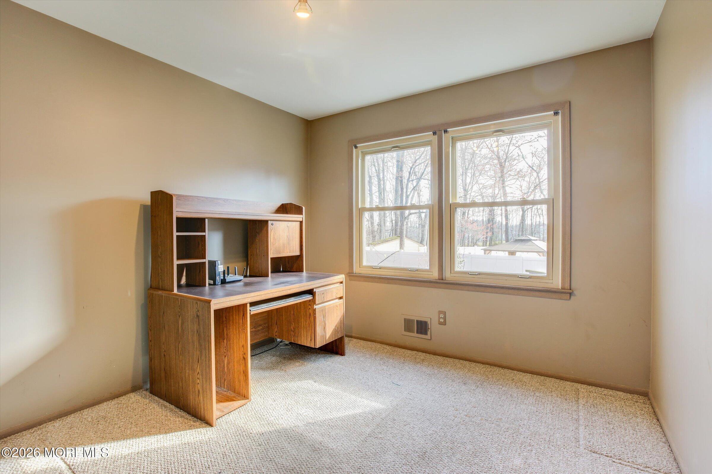 18 Warne Road Matawan, NJ 07747 - Photo 15 of 28