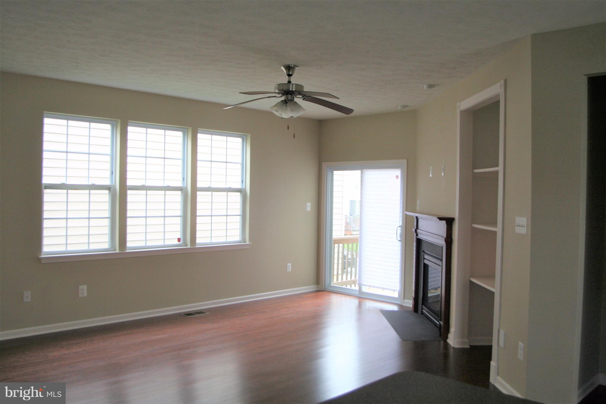 707 Middle River Road Baltimore, MD 21220 - Photo 6 of 24 Family Room