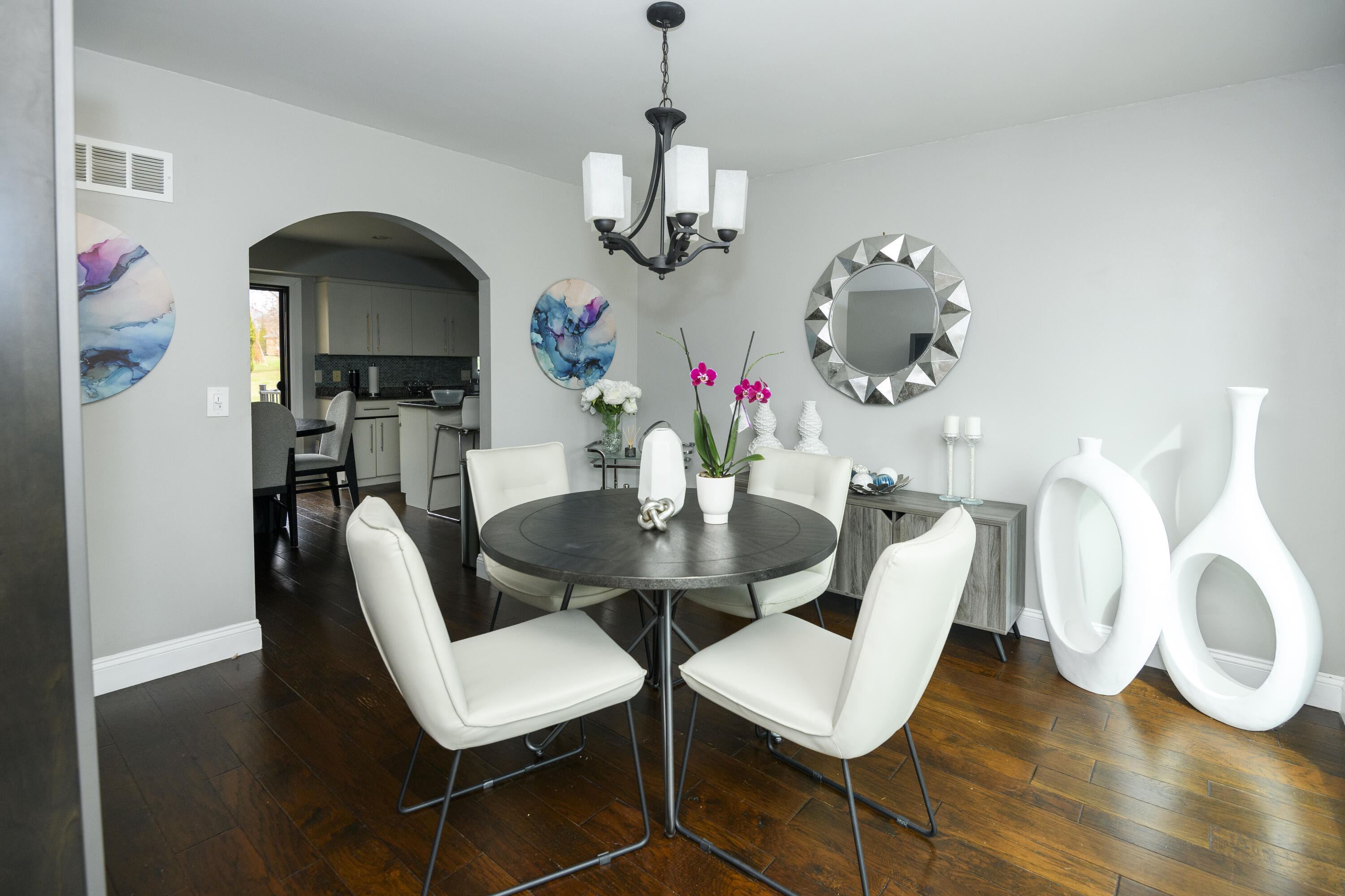 3242 Salem Drive Rochester Hills, MI 48306 - Photo 5 of 26 20260329_0004