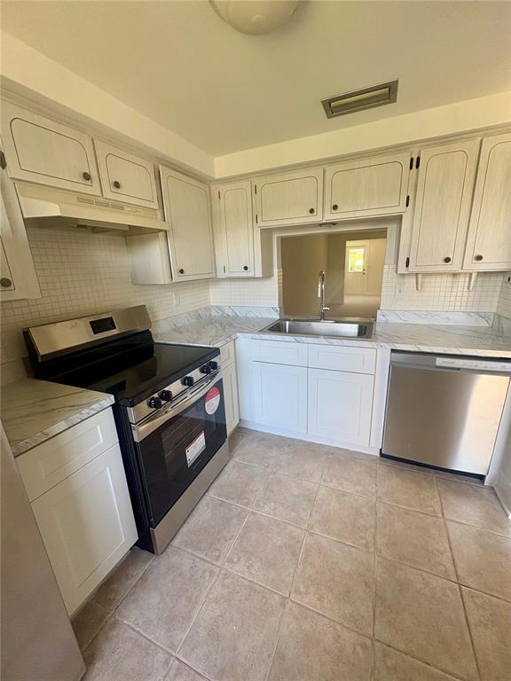 4347 Rustic Drive New Port Richey, FL 34652 - Photo 4 of 12