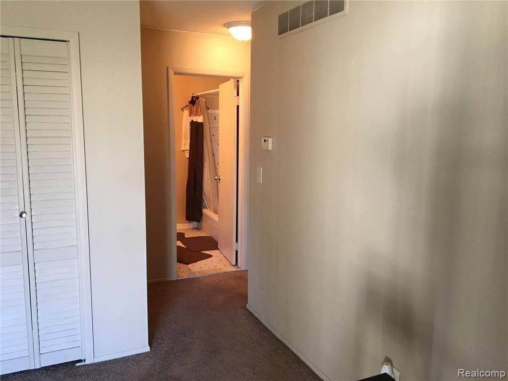 29297 Hayes Road, Unit 26 Warren, MI 48088 - Photo 8 of 14 TR9.JPG