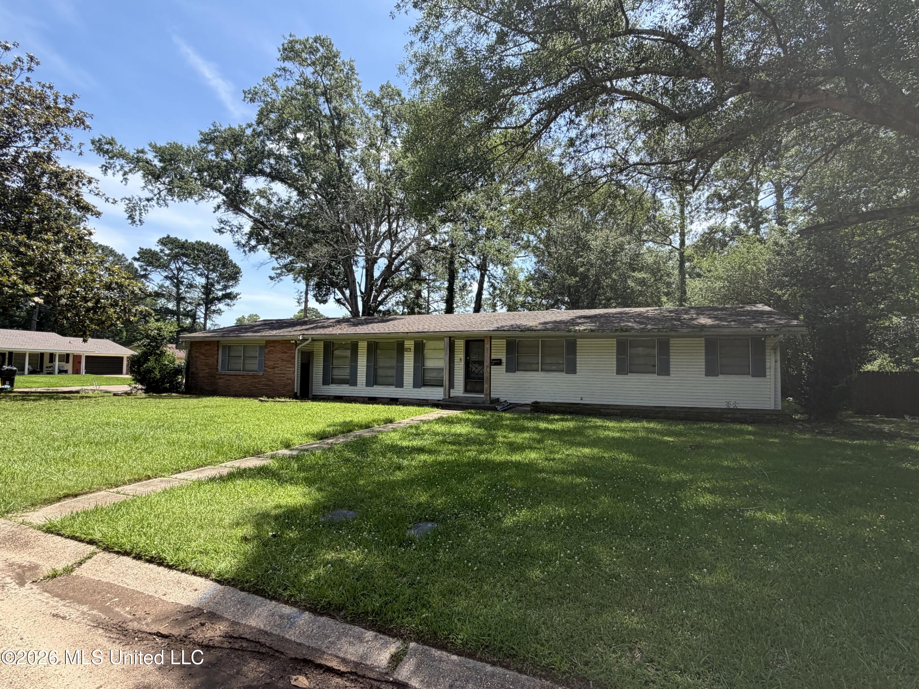 5877 Kinder Drive Jackson, MS 39211 - Photo 3 of 16 IMG_0681