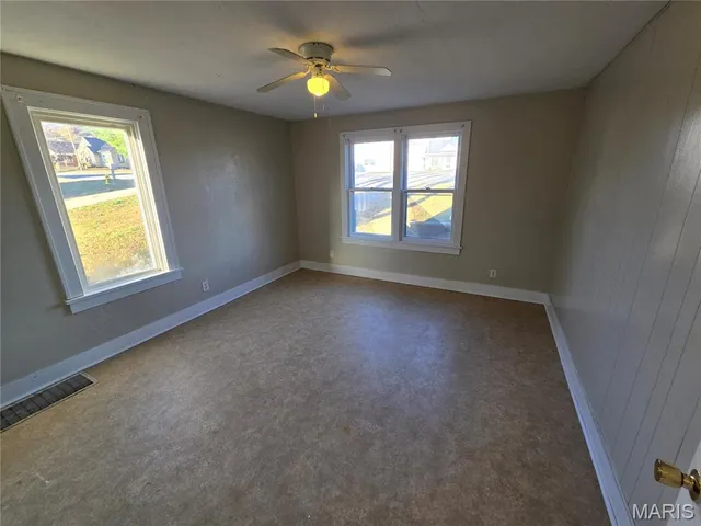 $75,000 | 911 Lehmen Drive, Chester, IL 62233