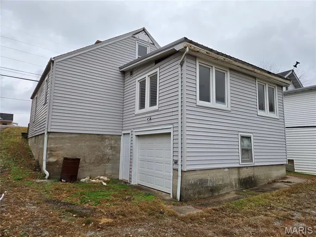 $75,000 | 911 Lehmen Drive, Chester, IL 62233