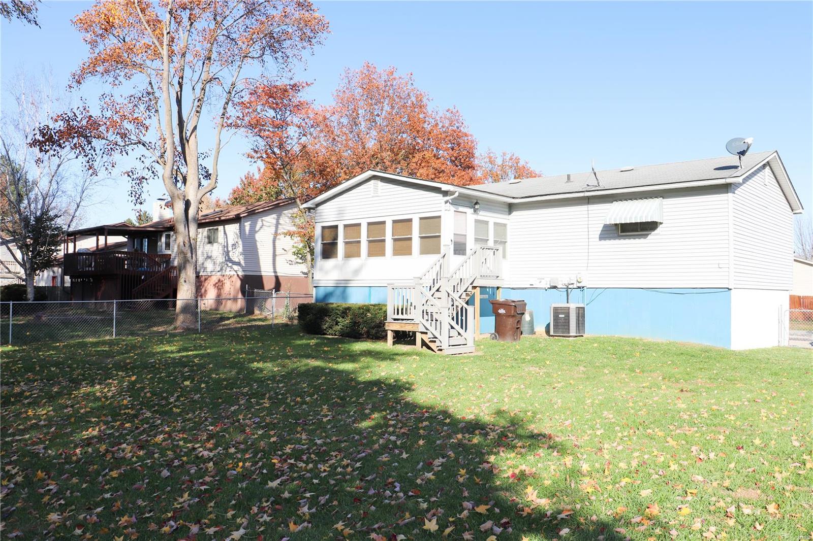 6008 Roach Road Godfrey, IL 62035 - Photo 4 of 24