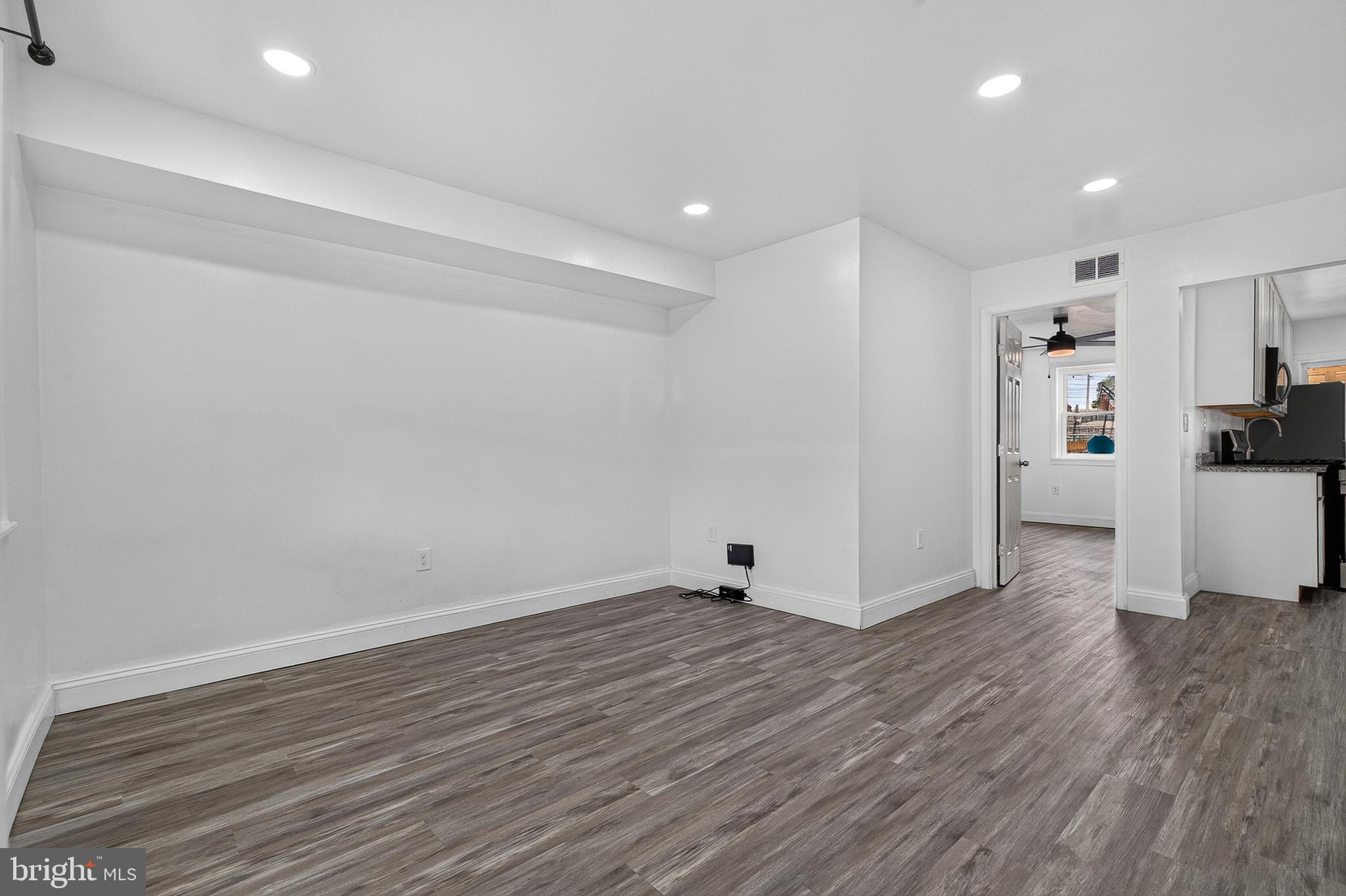 3805 8th Street Baltimore, MD 21225 - Photo 8 of 36
