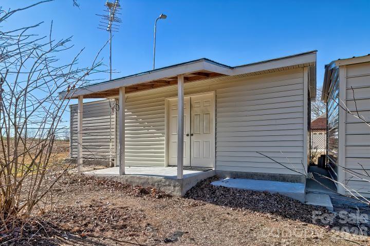1139 Merribrook Lane Lancaster, SC 29720 - Photo 32 of 37 a front view of a house