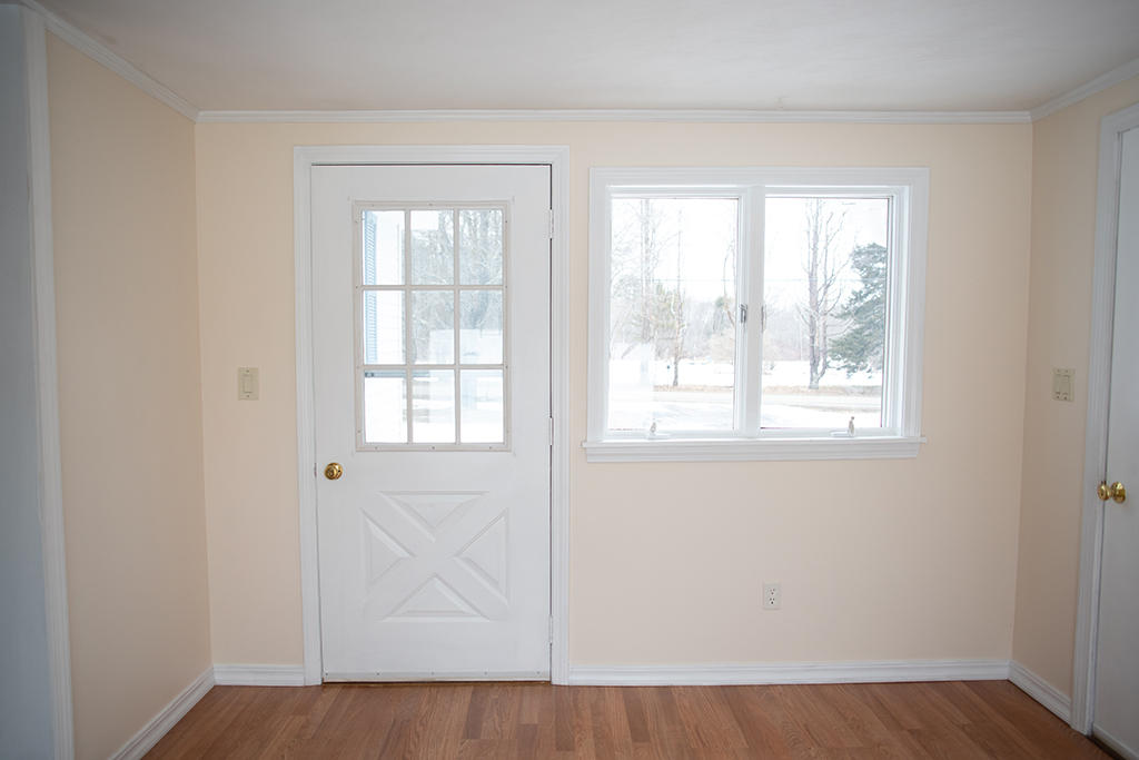 823 Old Rte One Waldoboro, ME 04572 - Photo 13 of 41 Mudroom Front entry into