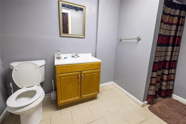 $160,000 | 11148 Spring Valley Road, Kansas City, MO 64134