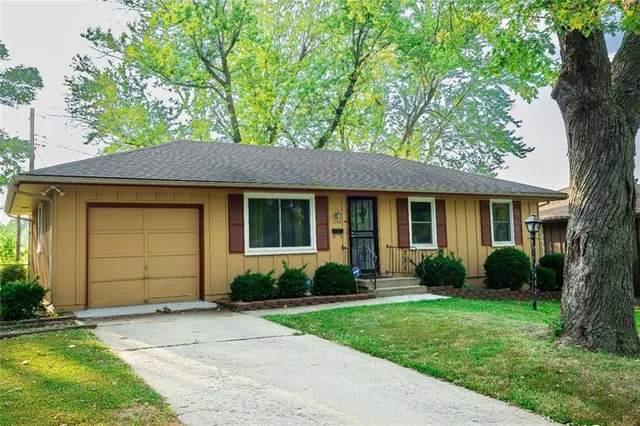 $160,000 | 11148 Spring Valley Road, Kansas City, MO 64134