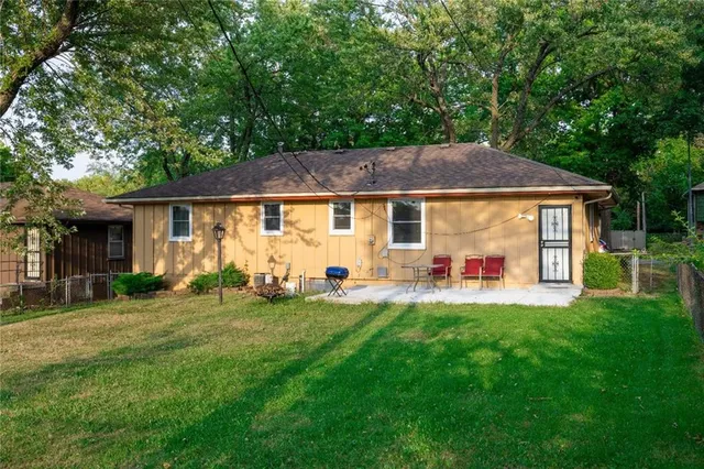 $160,000 | 11148 Spring Valley Road, Kansas City, MO 64134