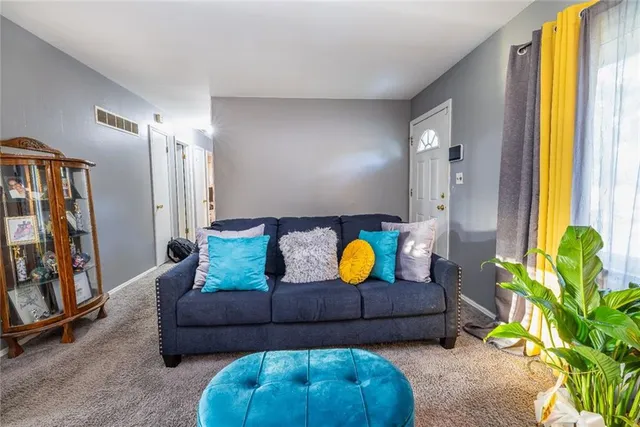 $160,000 | 11148 Spring Valley Road, Kansas City, MO 64134