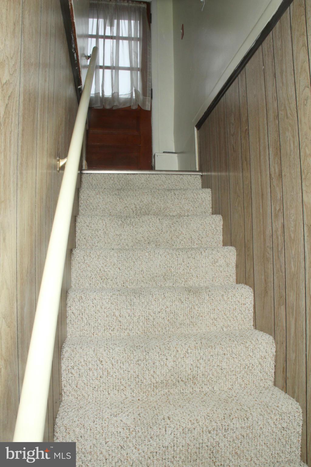 8500 Jenkins Road Pasadena, MD 21122 - Photo 14 of 25 Stairway