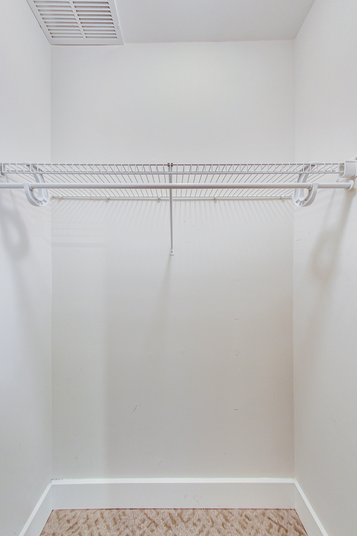 619 West Surf Street, Unit 1 Chicago, IL 60657 - Photo 26 of 36 a view of a room