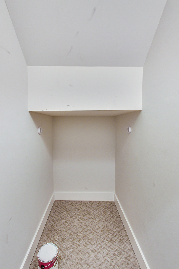 619 West Surf Street, Unit 1 Chicago, IL 60657 - Photo 30 of 36 a view of small space