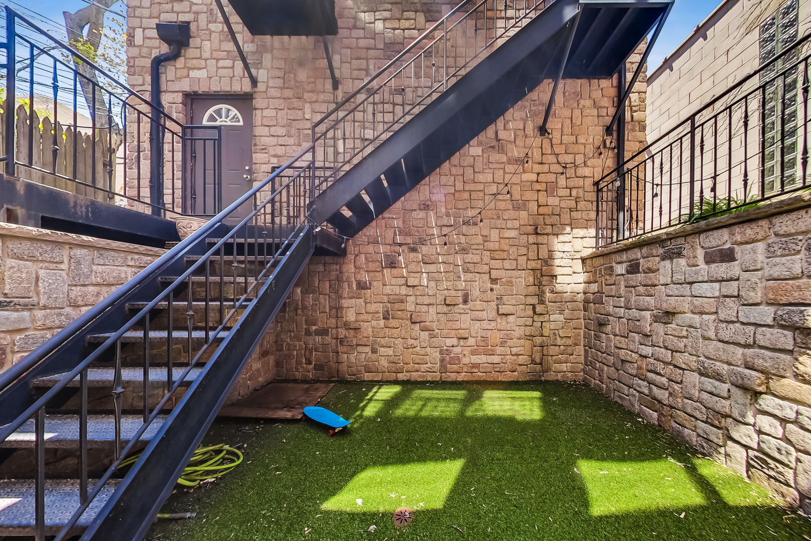 619 West Surf Street, Unit 1 Chicago, IL 60657 - Photo 32 of 36