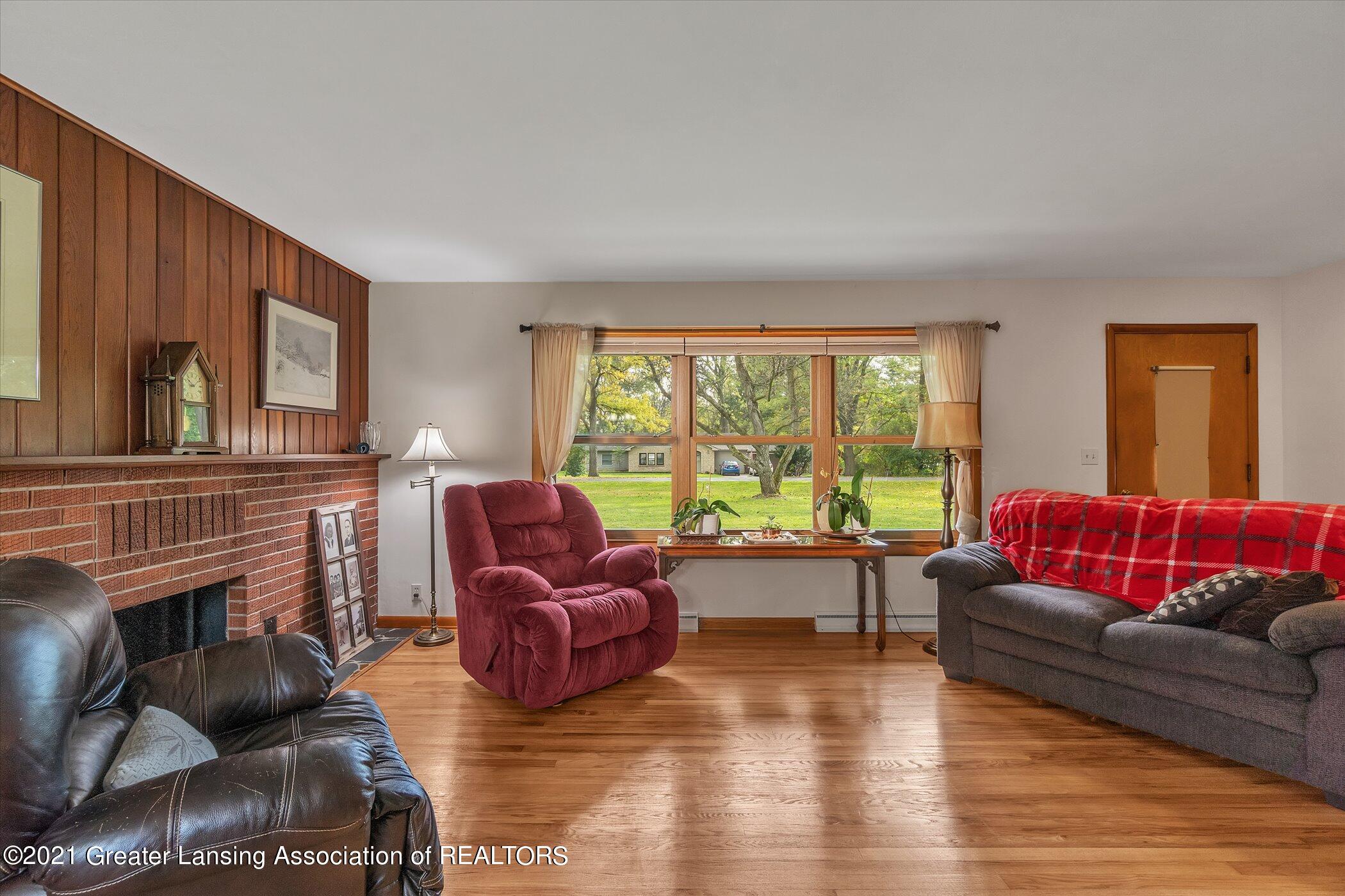 2204 Raby Road East Lansing, MI 48823 - Photo 8 of 37 08-2204 Raby Rd-Windowstill Real Estate