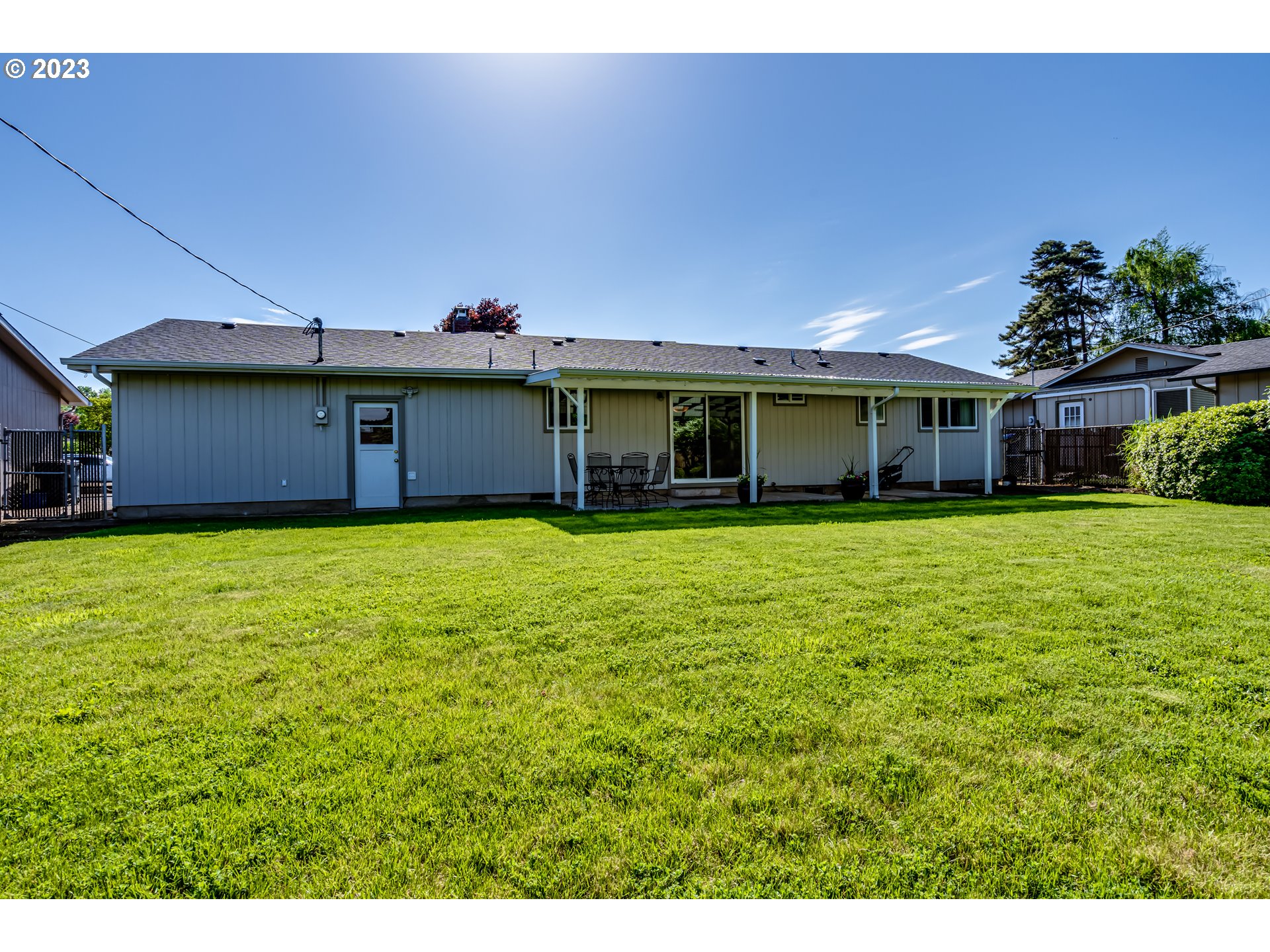 2548 16th Street Springfield, OR 97477 - Photo 33 of 35 a view of a house with a big yard