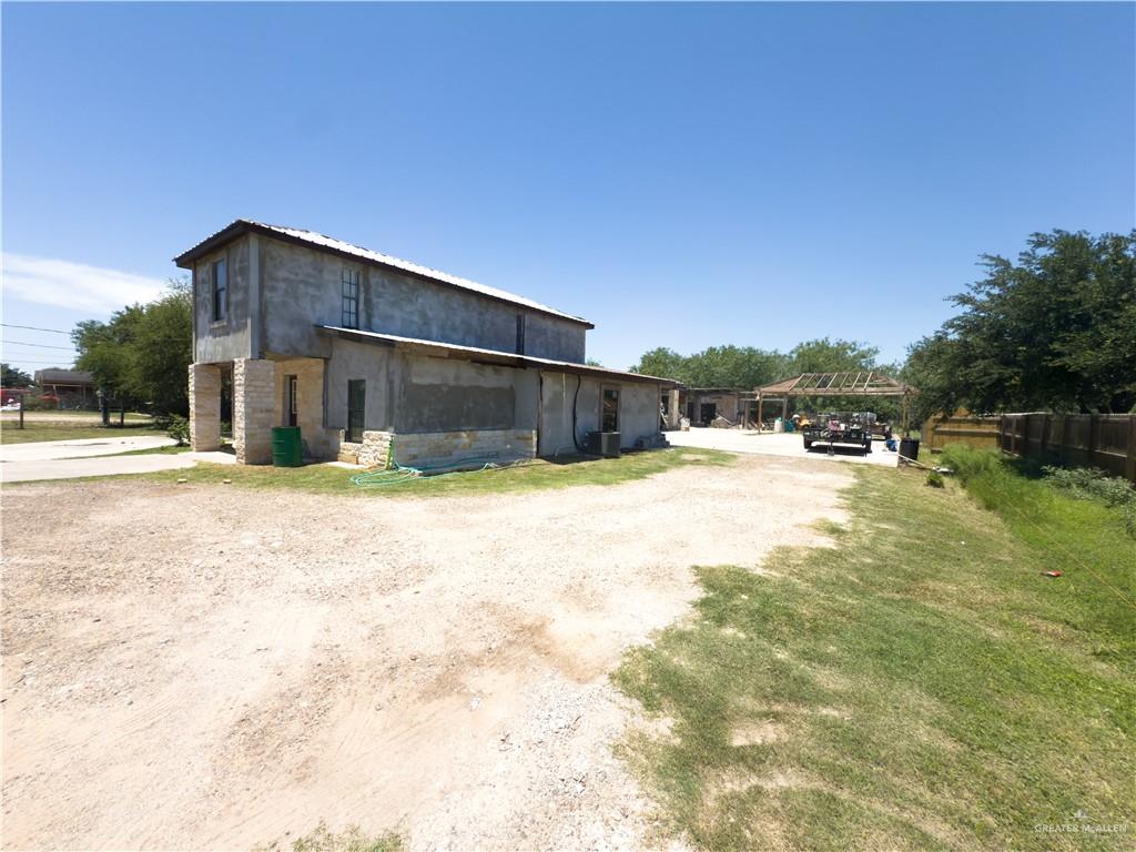 4810 Amber Street Mission, TX 78574 - Photo 4 of 24