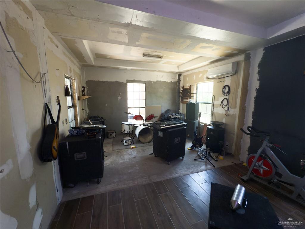 4810 Amber Street Mission, TX 78574 - Photo 7 of 24