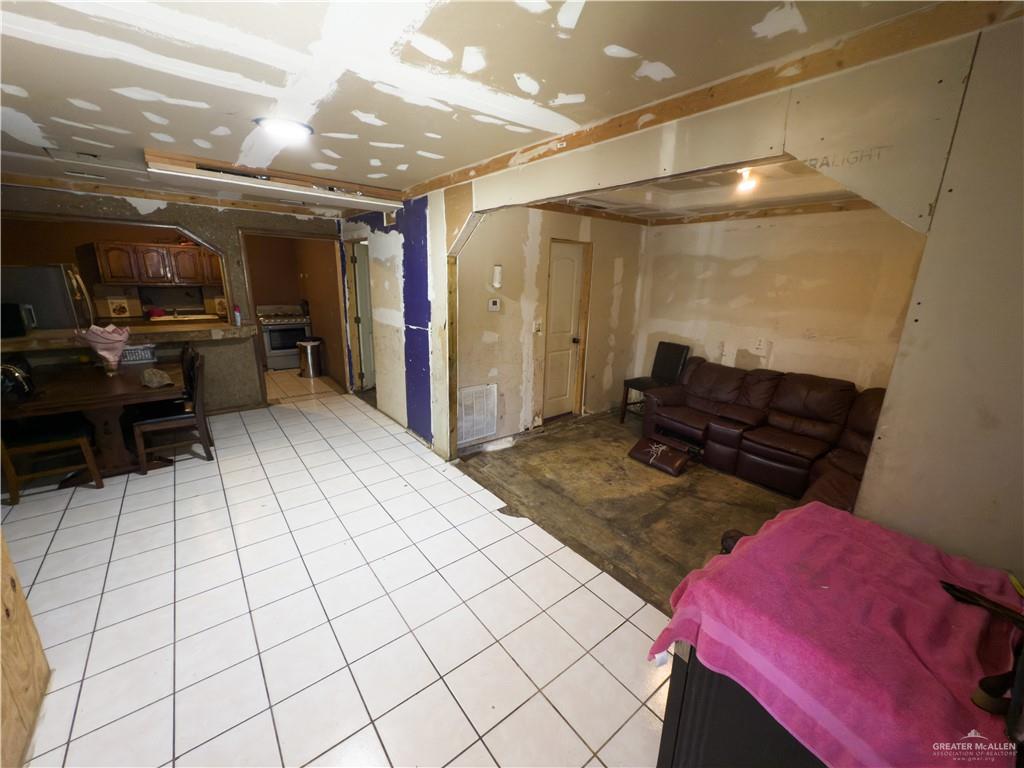 4810 Amber Street Mission, TX 78574 - Photo 10 of 24