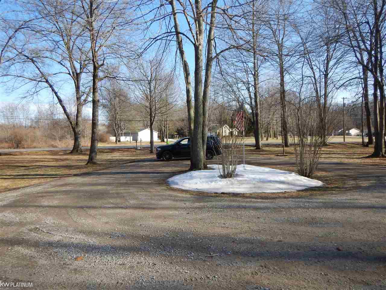 8488 McKinley Road Algonac, MI 48001 - Photo 5 of 52 31338898-4.JPG