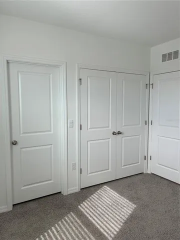 a view of a livingroom with closet
