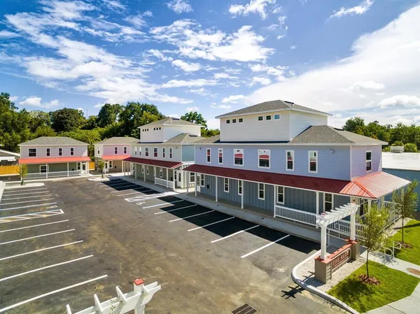 $3,025 | 622 Northwest 3rd Avenue, Unit 2, Gainesville, FL 32601