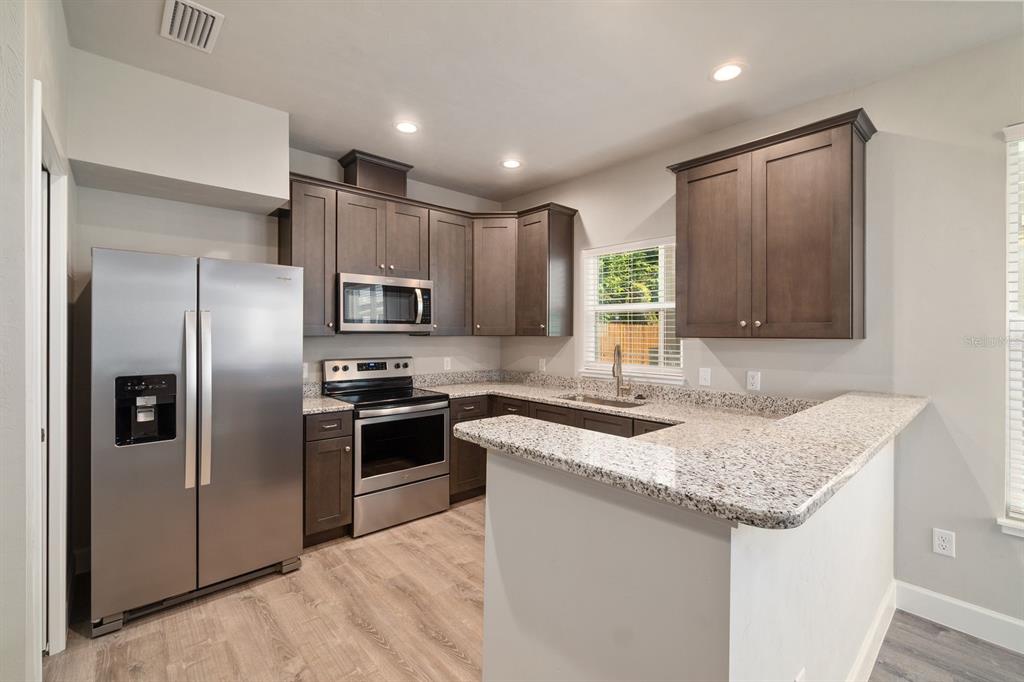 622 Northwest 3rd Avenue, Unit 2 Gainesville, FL 32601 - Photo 6 of 42