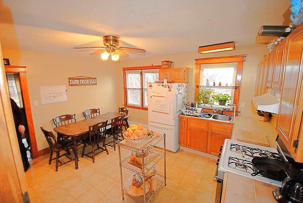 316 River Road Lincoln, RI 02865 - Photo 15 of 25