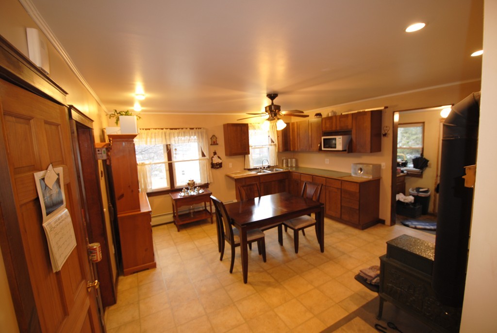316 River Road Lincoln, RI 02865 - Photo 5 of 25