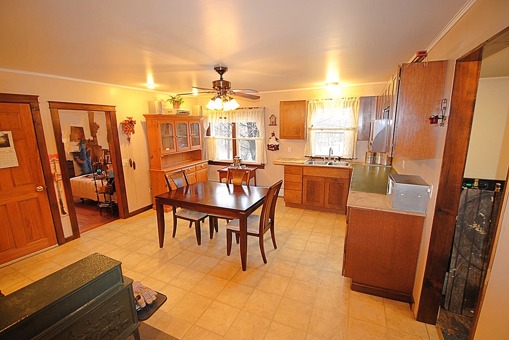 316 River Road Lincoln, RI 02865 - Photo 6 of 25