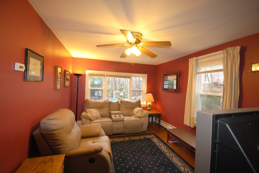 316 River Road Lincoln, RI 02865 - Photo 9 of 25