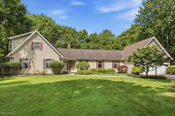 $599,900 | 107 Silver Springs Trail, Chagrin Falls, OH 44022